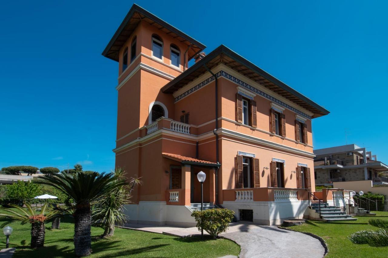 Palazzo Moresco Santa Marinella Exteriör bild
