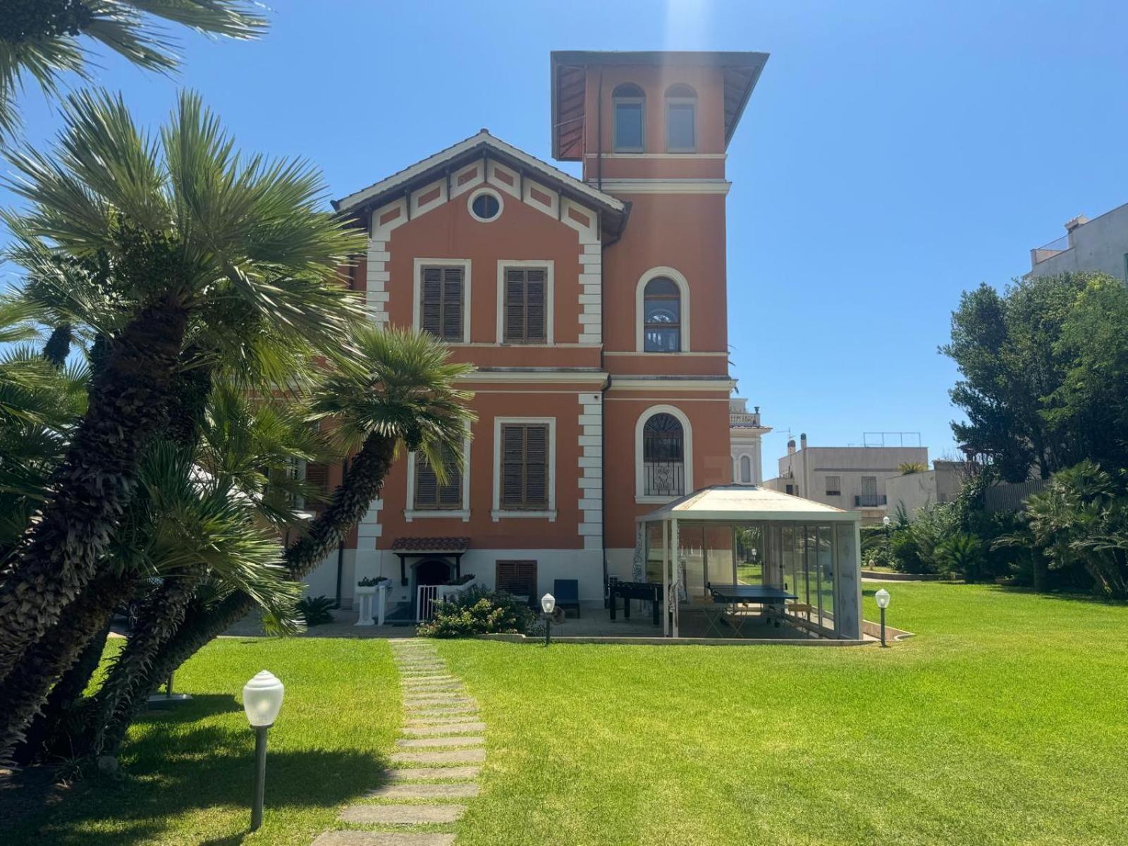 Palazzo Moresco Santa Marinella Exteriör bild